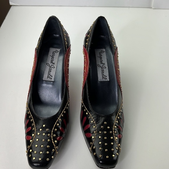 Margaret Jerrold  Vintage Patterned Red & Black Pumps with Gold Beading - Size 7 - Picture 3 of 11